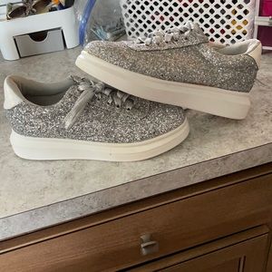 Silver glitter platform sneaker